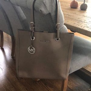 Michael Kors tote